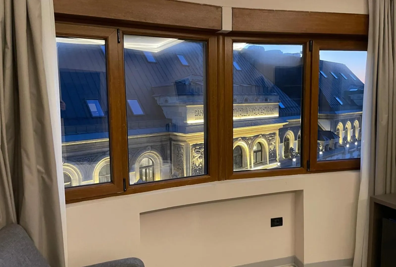 Luxury 2 Apartment Bucharest 0*,  Romania